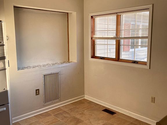 2nd image of 430 Midland Ave APT E