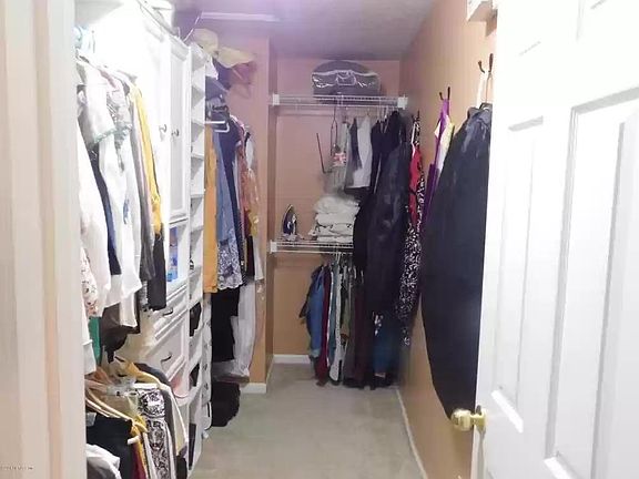 4th image of 668 Bonaparte Dr