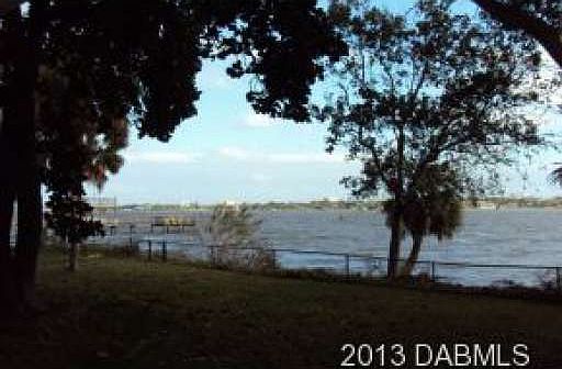 3rd image of 831 N Beach St