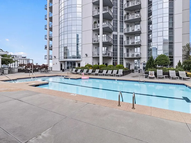 333 W Trade St #1401 — Photo 33