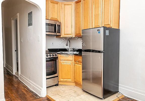 4th image of 104 W 83rd St #A5