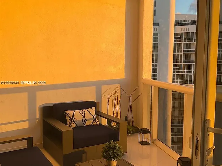 18201 Collins Ave #5303 — Photo 7