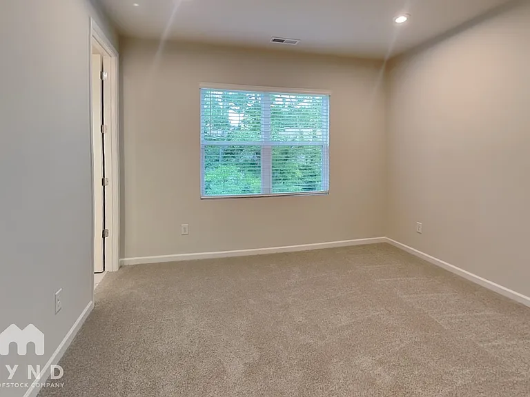 6005 Longar Ln #- — Photo 8