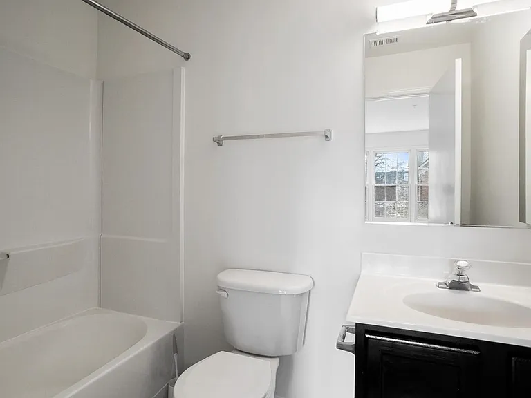 8852 Mansion View Ct — Photo 17