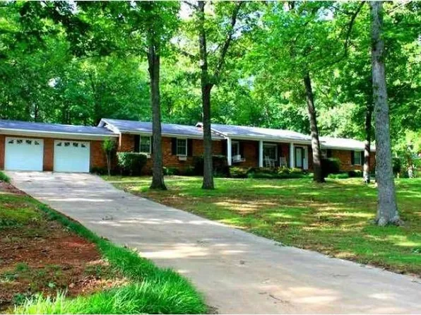 107 Grove St, Russellville, AL 35653
