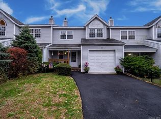 39 Cherry St, Central Islip, NY 11722