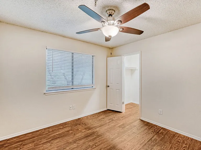 11922 Meadowfire Dr — Photo 19