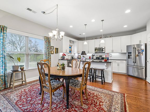 5th image of 1442 Woodside Dr