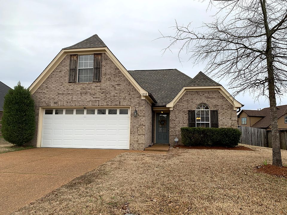 1st image of 3232 Peachtree Dr