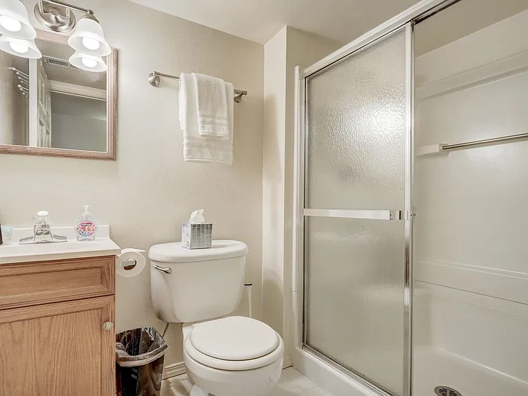Full Bathroom-Basement