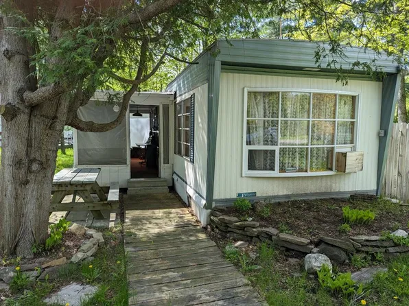 14 Spruce Ave, Willsboro, NY 12996