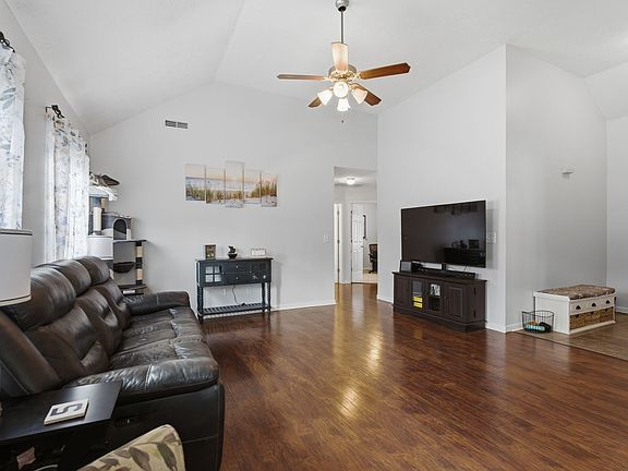 5th image of 2045 Barretts Ridge Dr