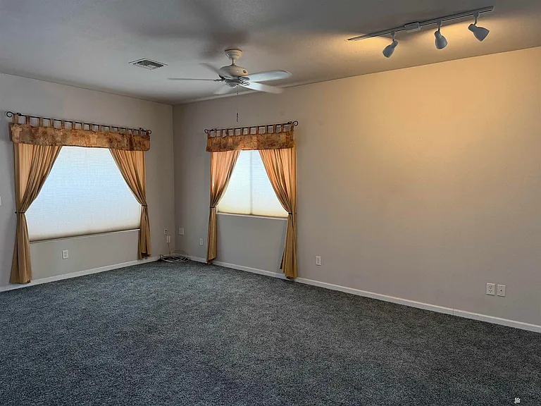 12598 E 46th Dr — Photo 11