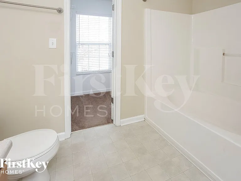 10883 Ashwood Dr — Photo 8