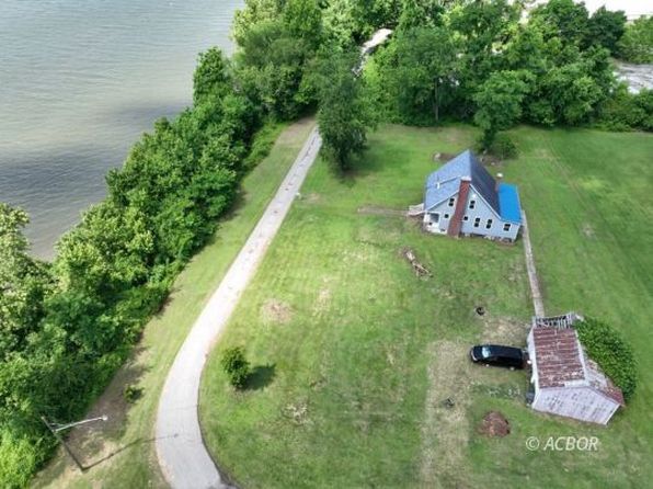 1670 Riverview Dr, Gallipolis, OH 45631