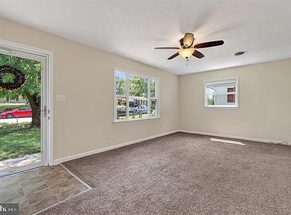 4th image of 28 Ardmore St