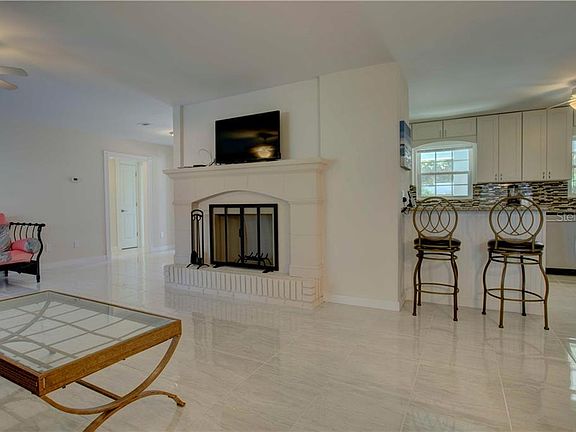 5th image of 6349 Beechwood Ave