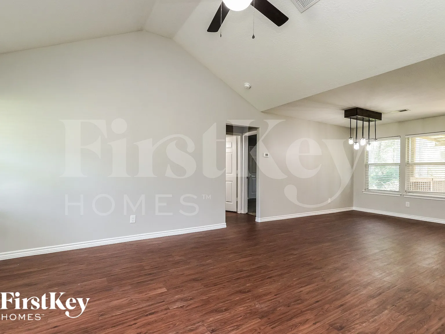 3 bed, 2.0 bath, 1204 sqft, $1,745 — Photo 4