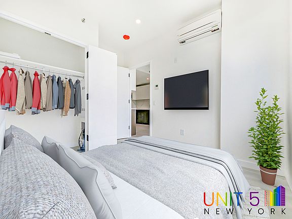 4th image of 388 Vernon Ave #307