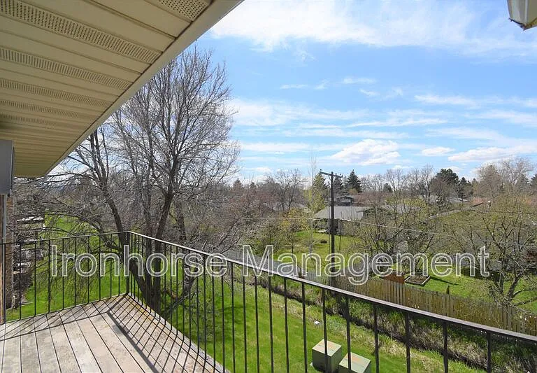 811 W Villard St #63 — Photo 15