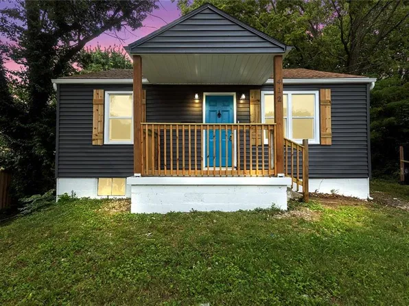 412 N Fairview Ave, Liberty, MO 64068