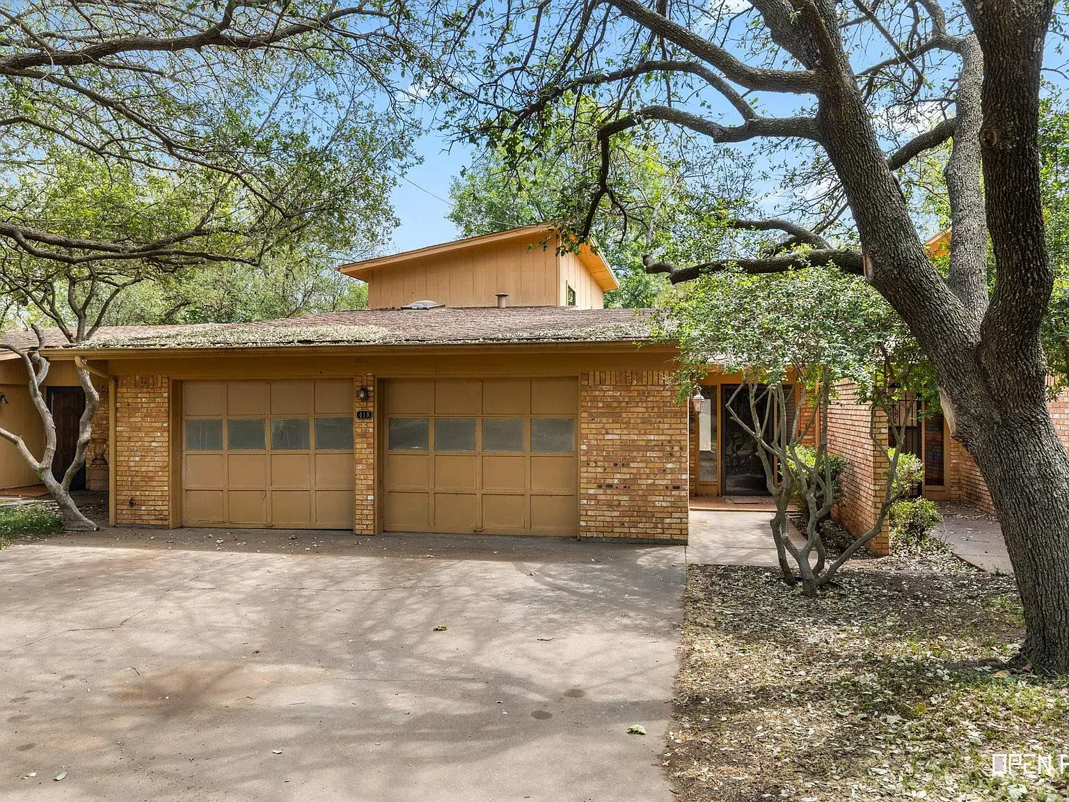 3 bed, 2.5 bath, 1977 sqft, $1,750 — Photo 4