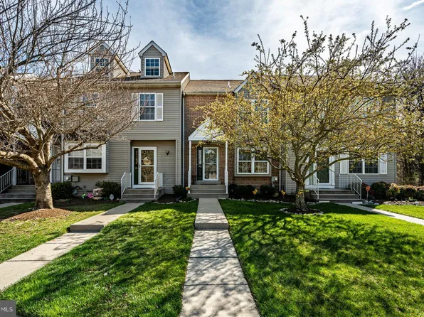 93 Louis James Ct #93, Aston, PA 19014