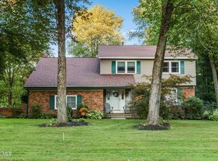 1270 Fox Hollow Rd, Niskayuna, NY 12309