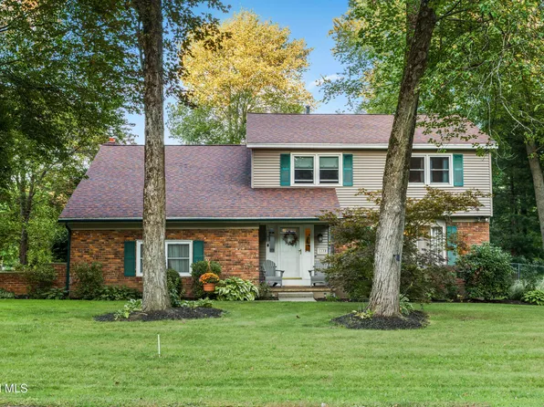 1270 Fox Hollow Road, Schenectady, NY 12309
