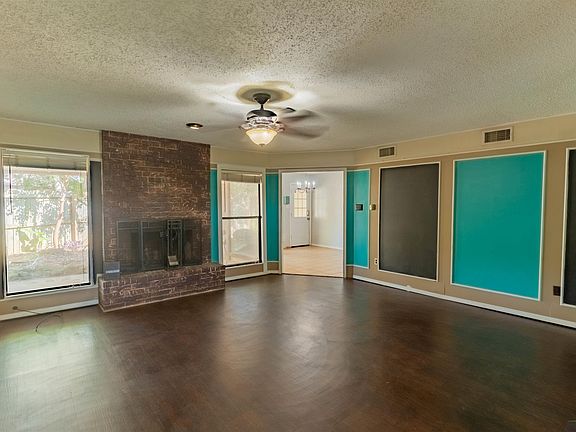 2nd image of 1105 Towne Lake Dr