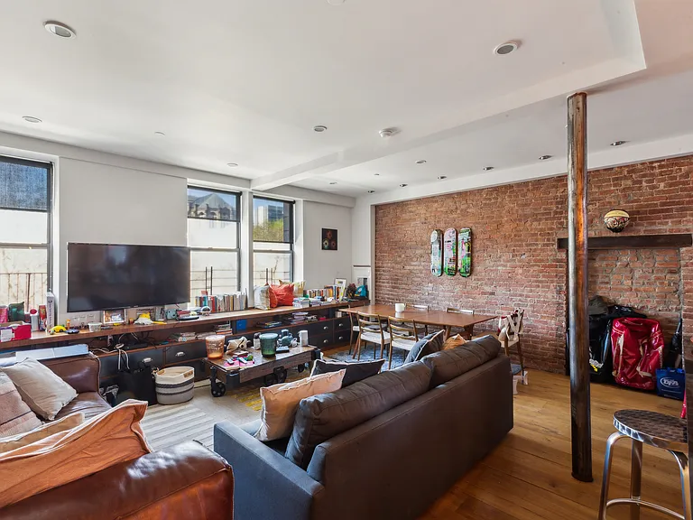250 Manhattan Ave #6B — Photo 14