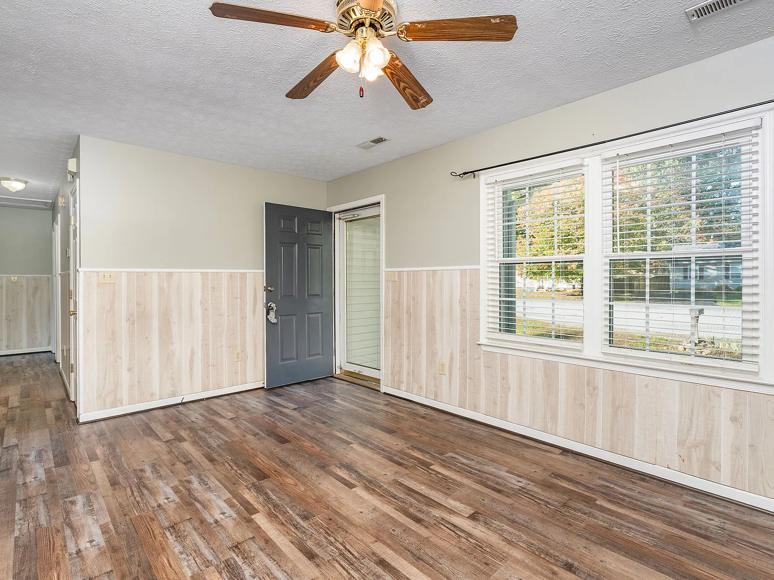 3 bed, 1100 sqft, $1,795 — Photo 3