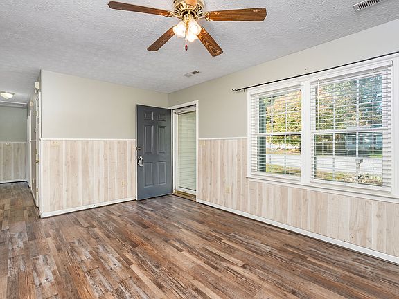 3rd image of 149 Canton Ln