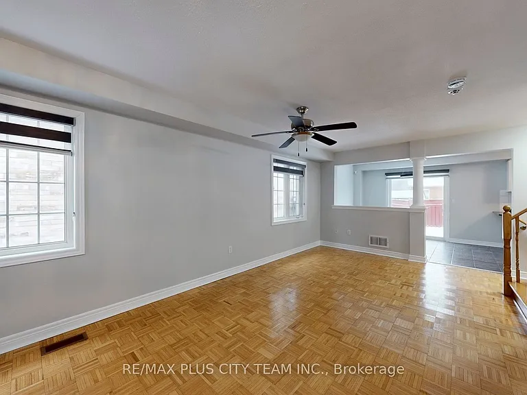 4 Slessor Ln — Photo 4