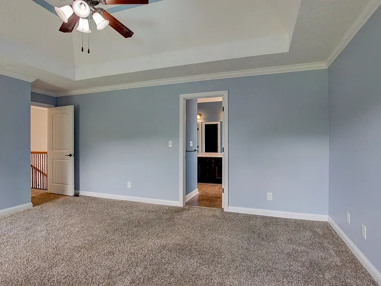 716 Cavalier Dr — Photo 19
