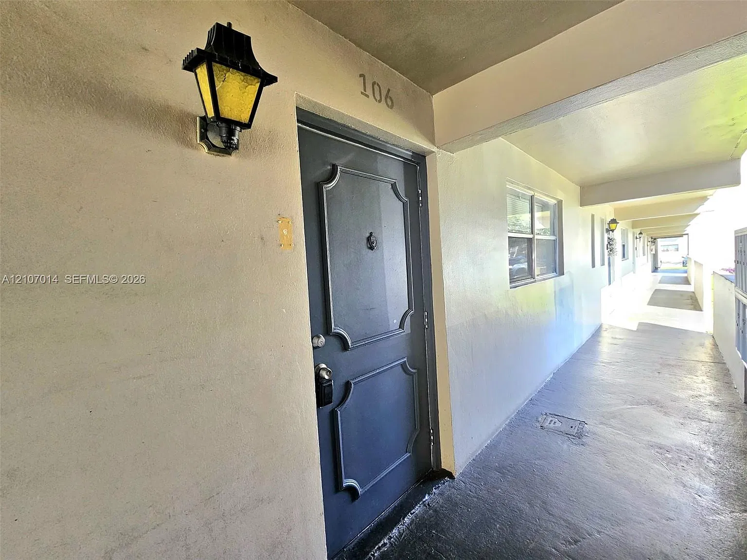 Versailles Gardens Condo — Photo 2