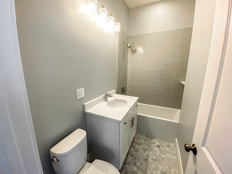 1832 N Orleans St — Photo 3
