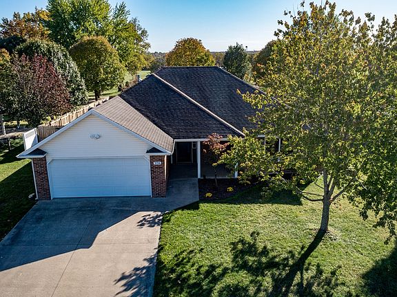 4th image of 3706 Bent Oak Dr