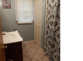 1124 W Prairie St, Taylorville, IL 62568