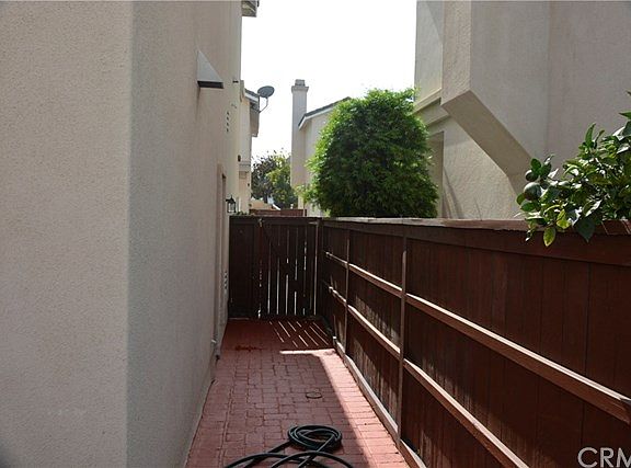 3rd image of 6225 Villa Linda Ct