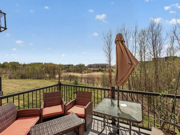 1757 Emerson Ct, Chaska, MN 55318