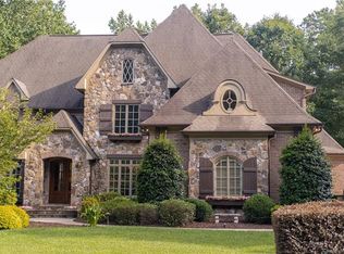 2321 Garden View Ln, Matthews, NC 28104