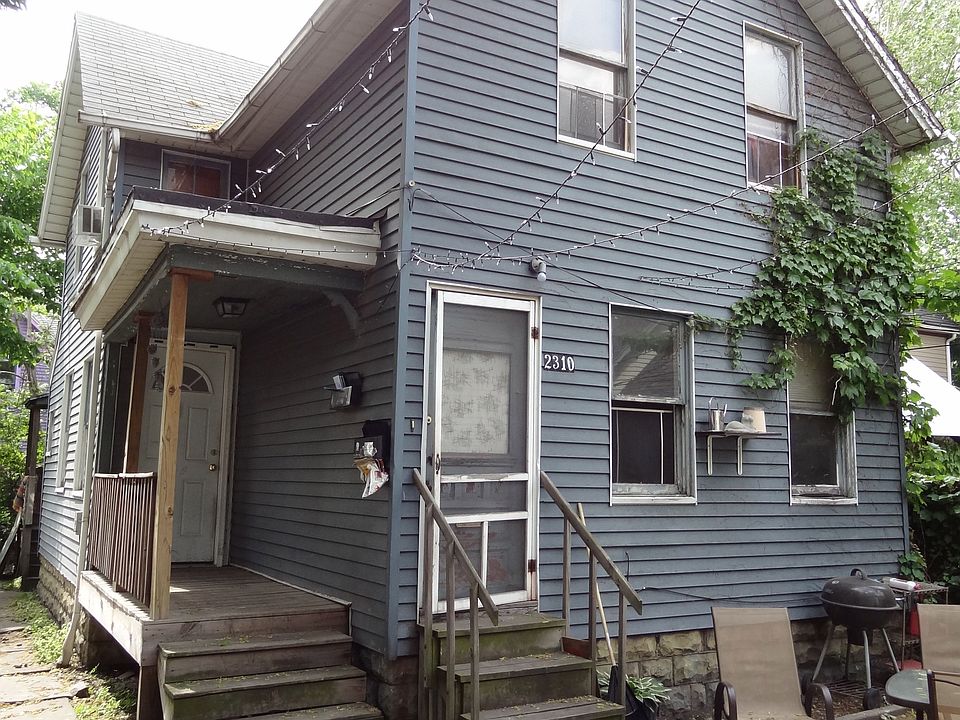 Three Unit Backhouse 