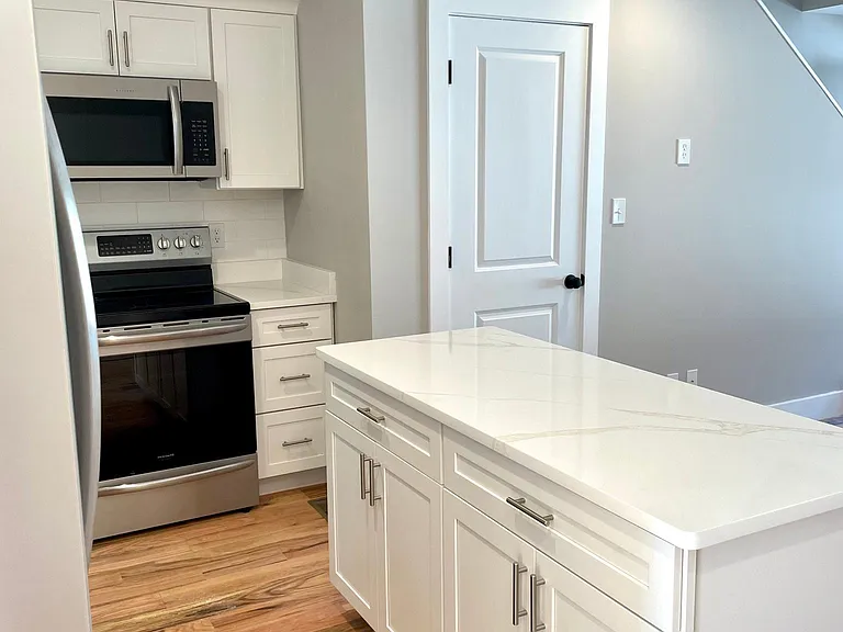 1201 Huntington Ave #1-8 — Photo 10