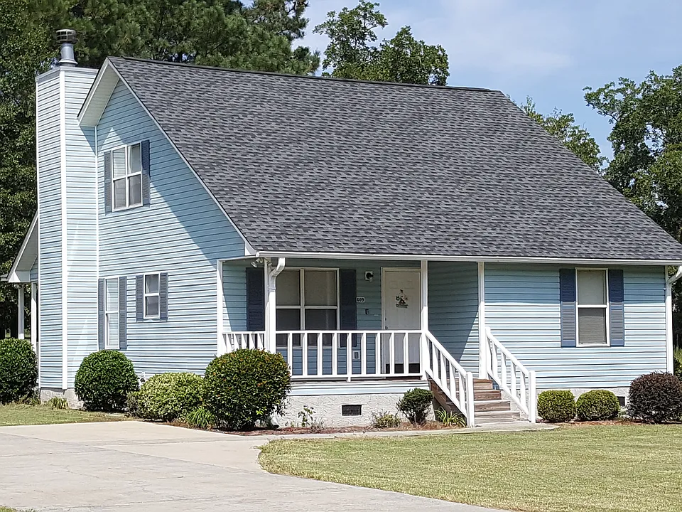 Exterior of 609 Windcrest