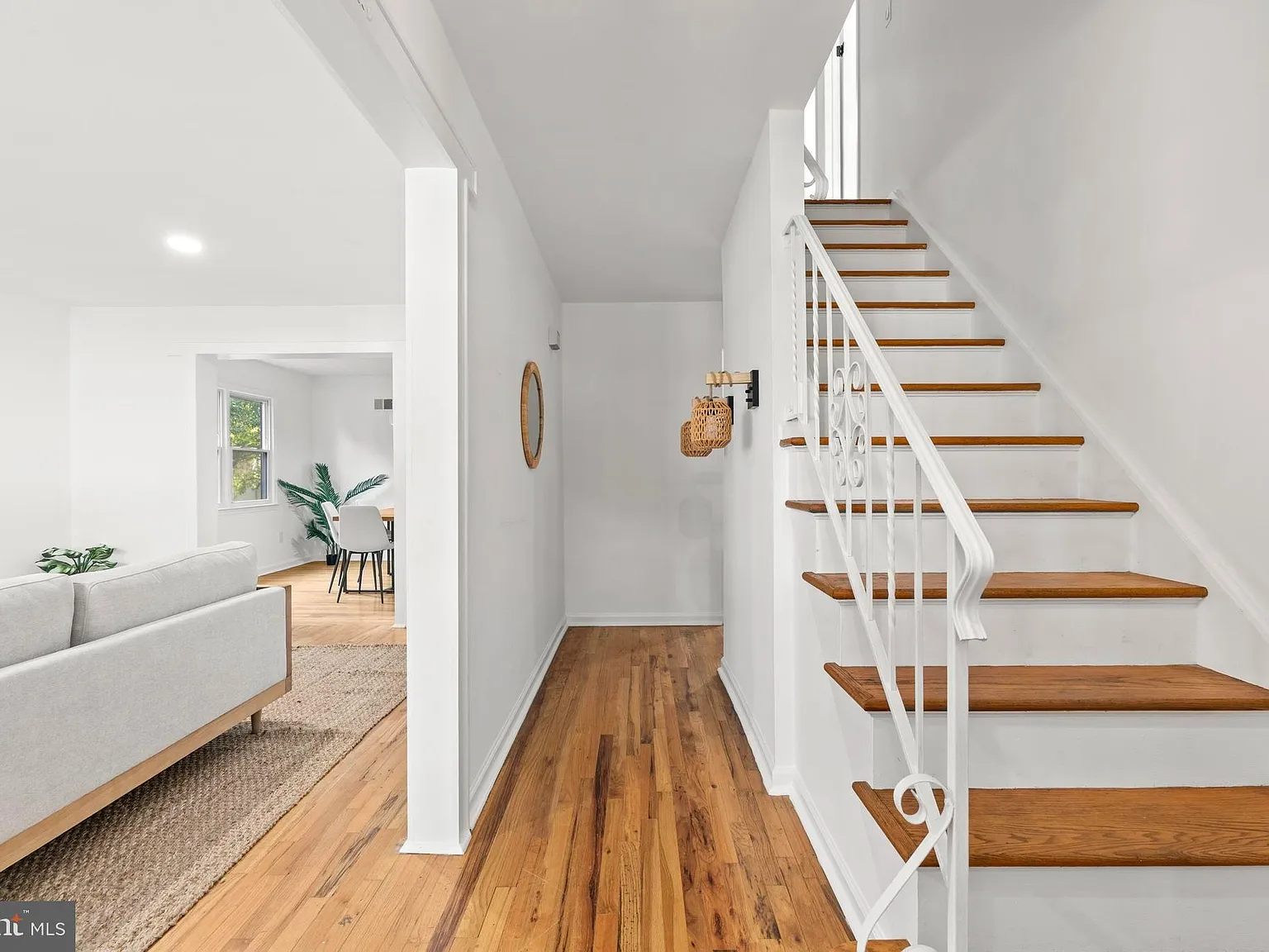 Studio, $5,450 — Photo 2