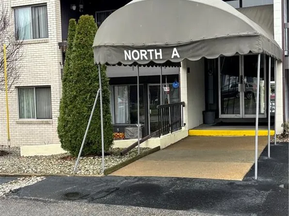 400 Narragansett Pkwy APT Na4, Warwick, RI 02888