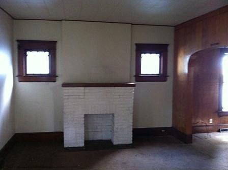 2nd image of 181 Henry St