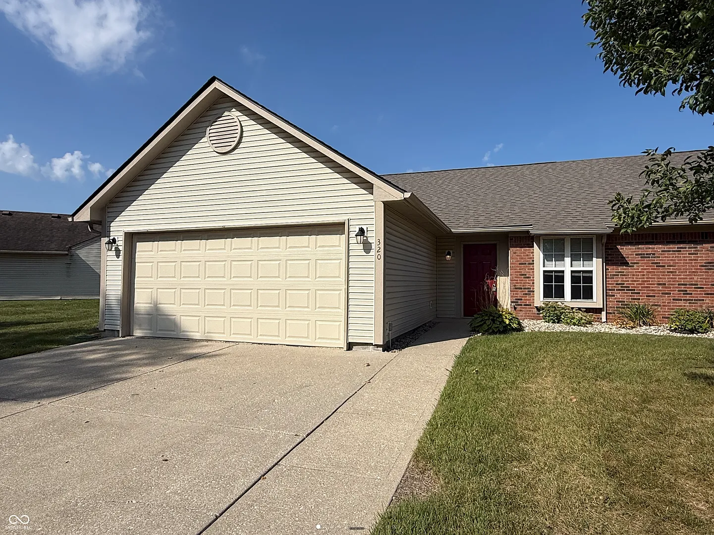 Beautiful 3 bedroom 2 bathroom home — Photo 1