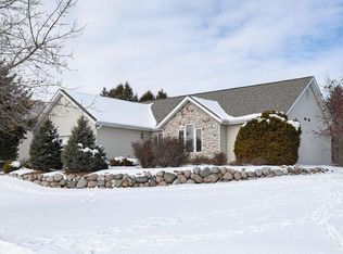 204 Market Ln, Hartland, WI 53029